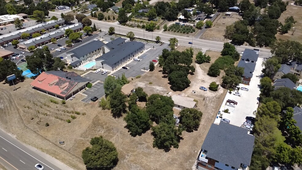 3660 El Camino Real, Atascadero, CA à vendre - Aérien – Image 2 sur 2