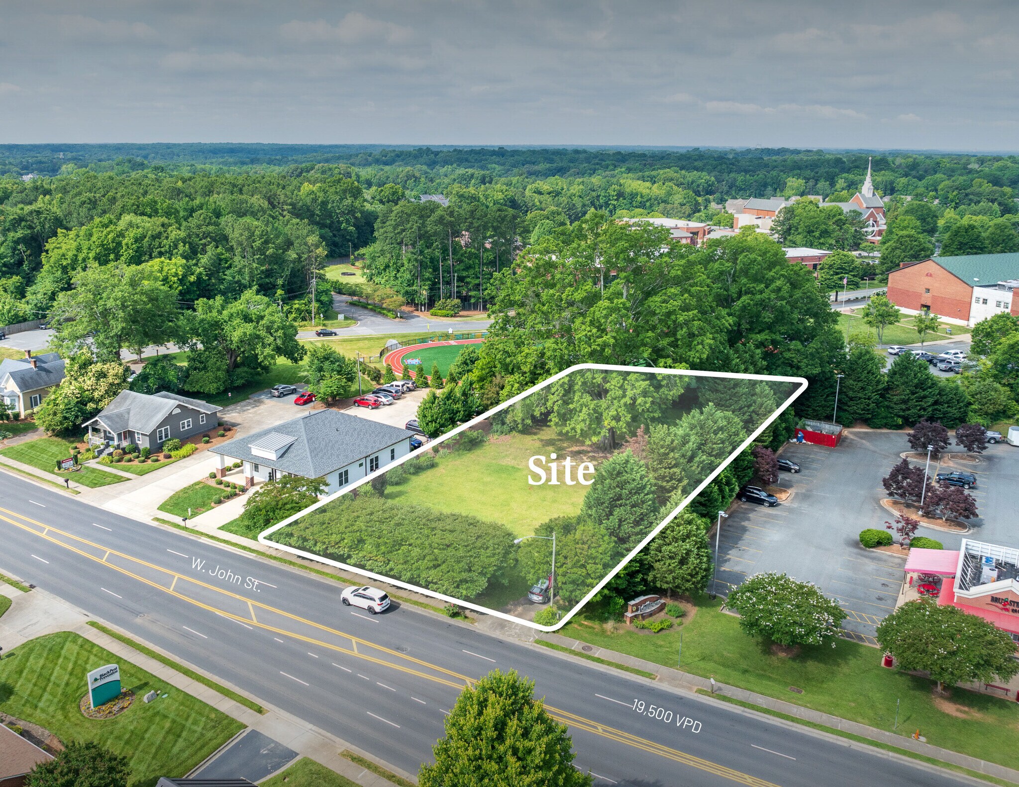 527 W John St, Matthews, NC à louer Photo principale– Image 1 sur 5
