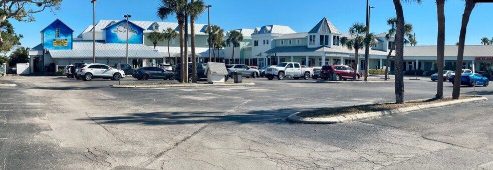 5501 Gulf Blvd, Saint Pete Beach, FL à louer - Photo de l’immeuble – Image 3 sur 5