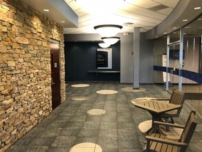 500 Marschall Rd S, Shakopee, MN à louer Photo intérieure– Image 1 sur 8