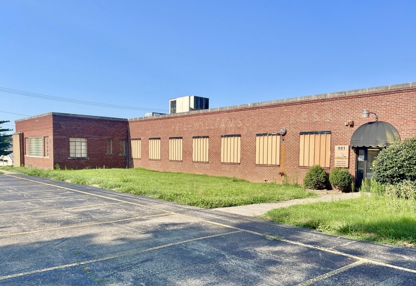 901 N MacArthur Blvd, Springfield, IL à louer - Photo de l’immeuble – Image 2 sur 7