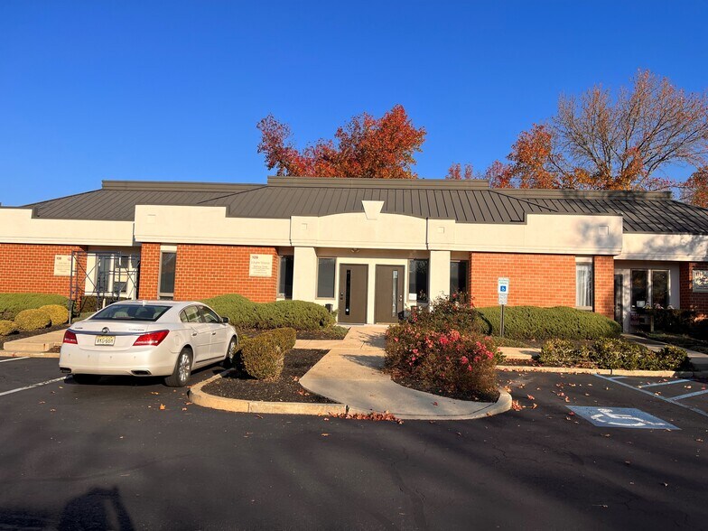 2301 E Evesham Rd, Voorhees, NJ à louer - Photo principale – Image 1 sur 13