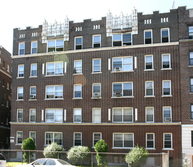 546 Bergen Ave, Jersey City, NJ à vendre - Photo de l’immeuble – Image 2 sur 5