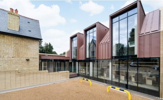 120 Cockfosters Rd, Barnet à louer Photo principale– Image 1 sur 5