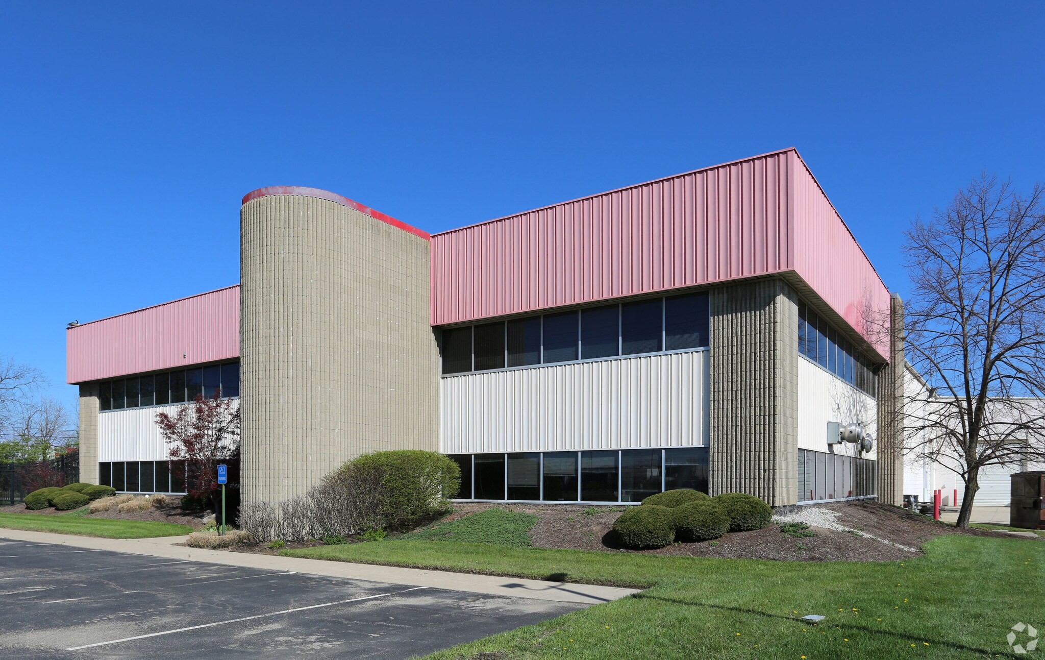 2786 E Crescentville Rd, West Chester, OH à vendre Photo principale– Image 1 sur 21