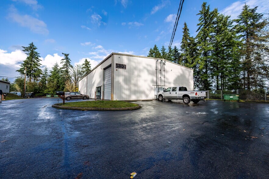 5800 W Werner Rd, Bremerton, WA à louer - Photo de l’immeuble – Image 2 sur 14
