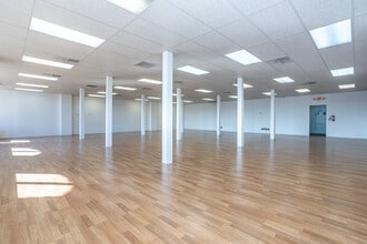 88-96 Northport Dr, Alton, IL à louer Photo intérieure– Image 2 sur 7