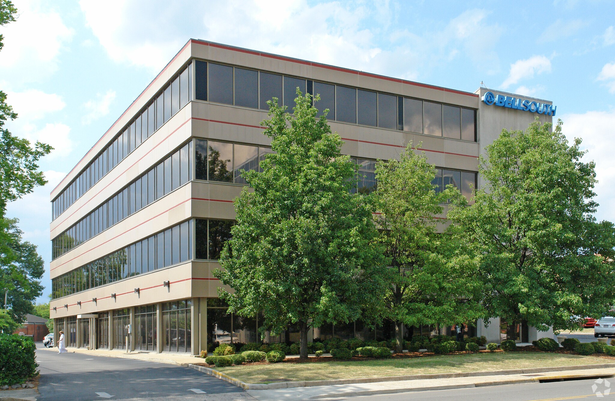 308 Clinton Ave, Huntsville, AL à louer Photo de l’immeuble– Image 1 sur 11