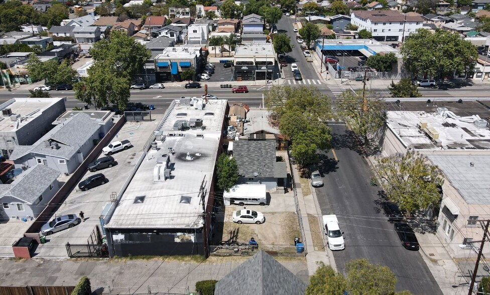 5690 York Blvd, Los Angeles, CA à vendre - Photo de l’immeuble – Image 3 sur 13