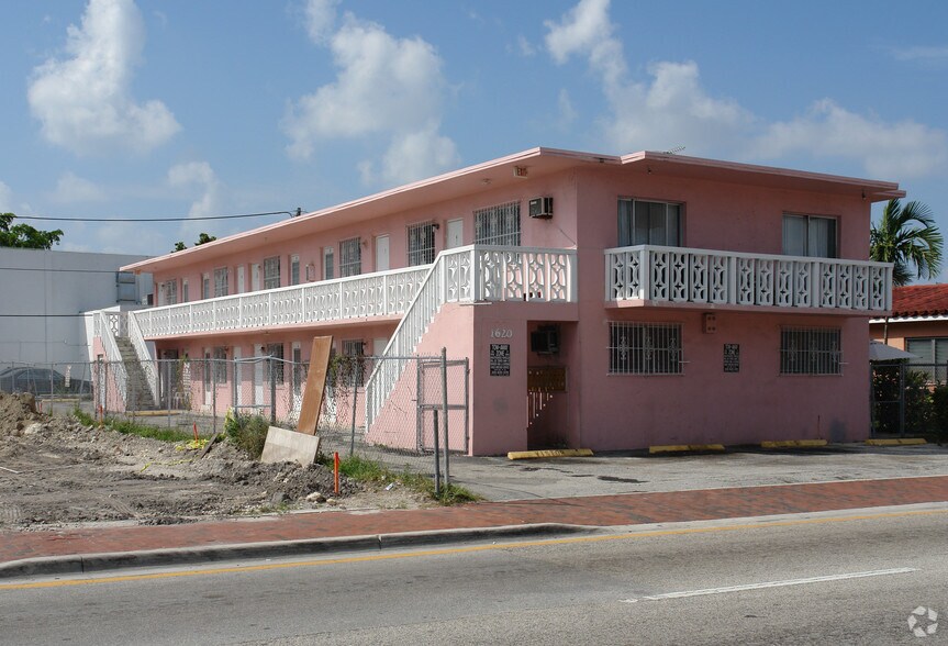 1628 SW 7th St, Miami, FL à vendre - Photo de l’immeuble – Image 3 sur 4