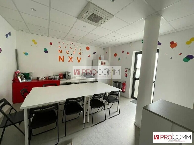 Local commercial dans Le Coudray à vendre - Photo de l’immeuble – Image 2 sur 3