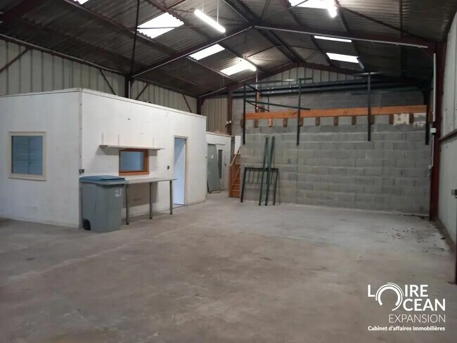 Plus de détails pour Industriel/Logistique à louer