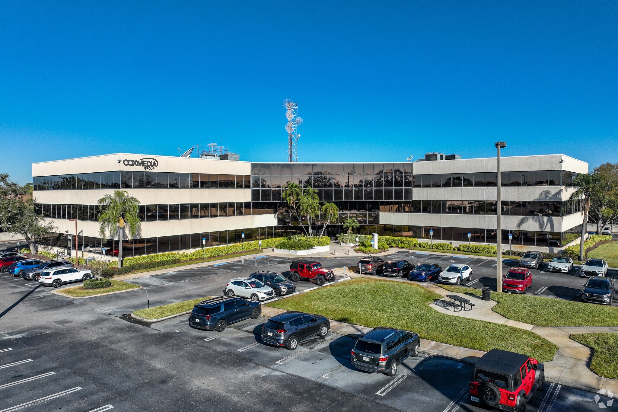 11300 4th St N, Saint Petersburg, FL à louer Photo de l’immeuble– Image 1 sur 12