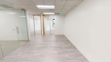 6300 Canoga Ave, Woodland Hills, CA à louer Numérisation 3D Matterport– Image 1 sur 1