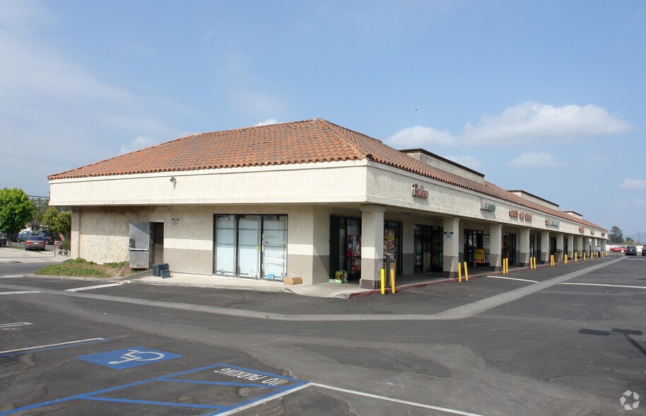 2151-2195 E Channel Islands Blvd, Oxnard, CA à louer - Photo de l’immeuble – Image 3 sur 5