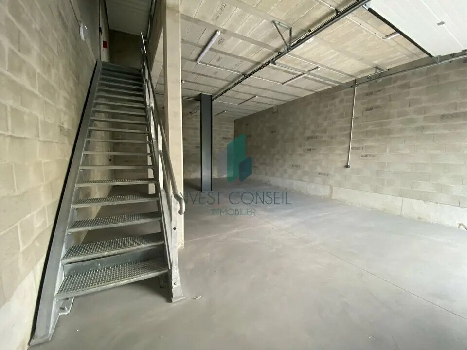 Local d'activités dans Cormeilles-en-Parisis à vendre Photo de l’immeuble– Image 1 sur 7