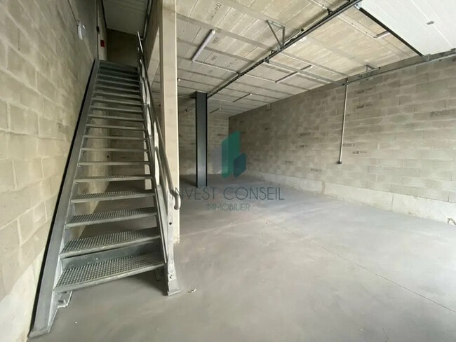 Plus de détails pour Local d’activités à vendre