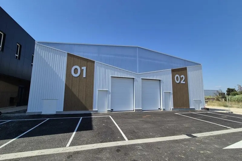 Local d'activités dans Perpignan à vendre - Photo de l’immeuble – Image 2 sur 11