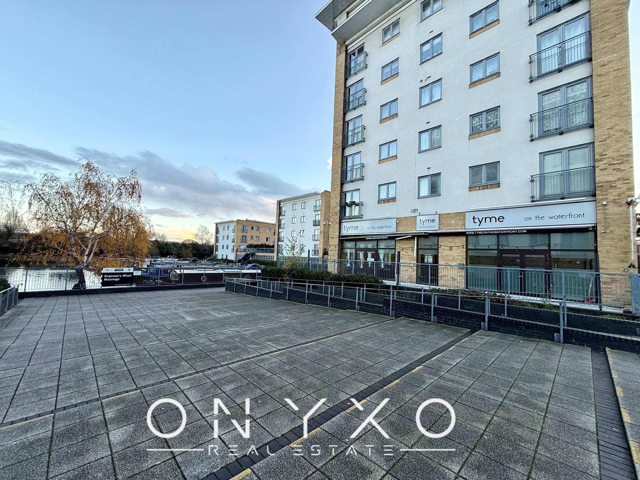 9 Higham Mews, Northolt à louer Photo principale– Image 1 sur 5