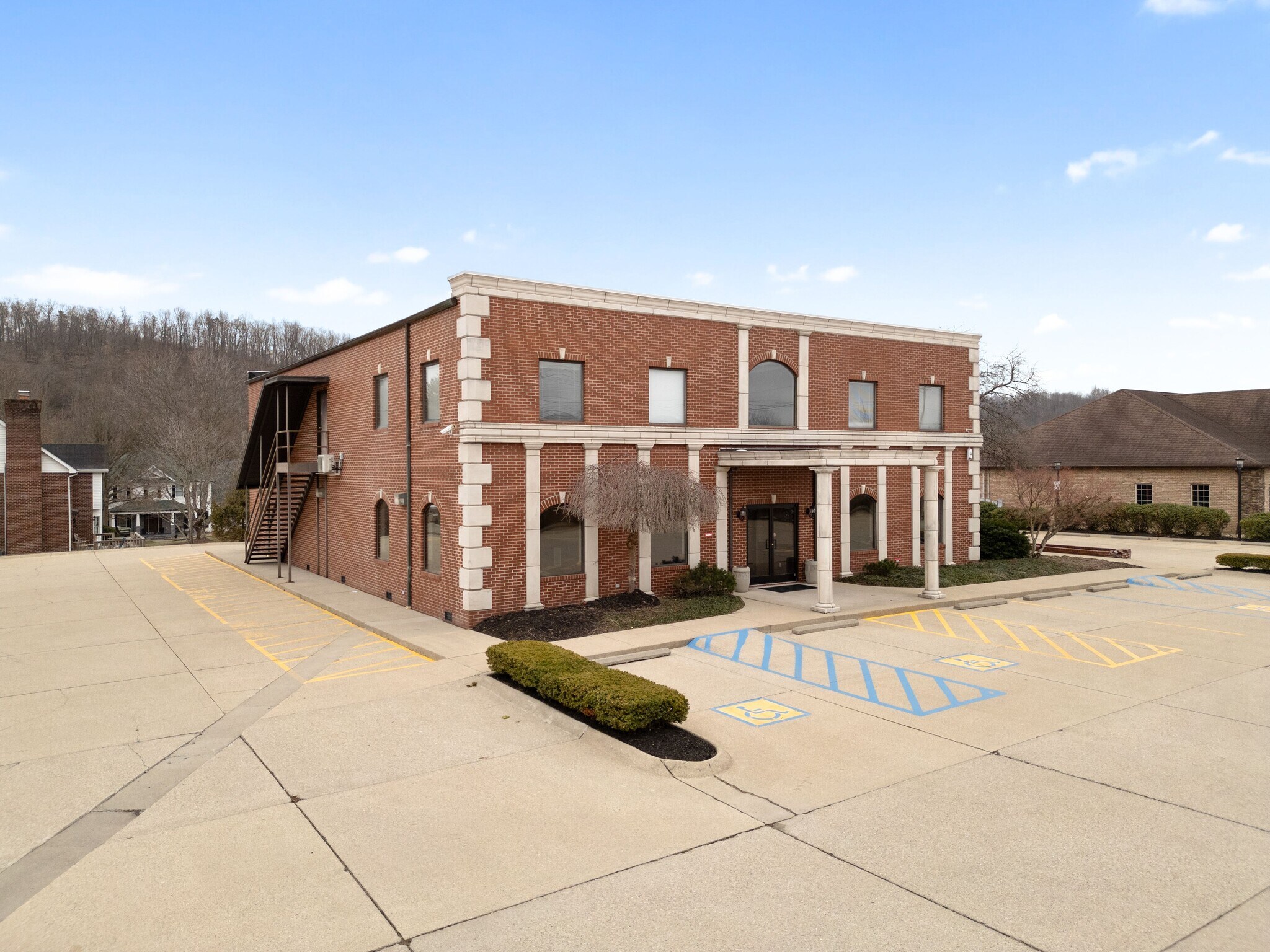 3661-3669 Teays Valley Rd, Hurricane, WV à louer Photo de l’immeuble– Image 1 sur 11