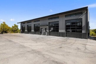 Plus de détails pour 451 Farrell Rd, Dripping Springs, TX - Local d’activités à vendre