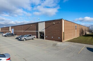 Plus de détails pour 575 Bowes Rd, Concord, ON - Industriel/Logistique à vendre