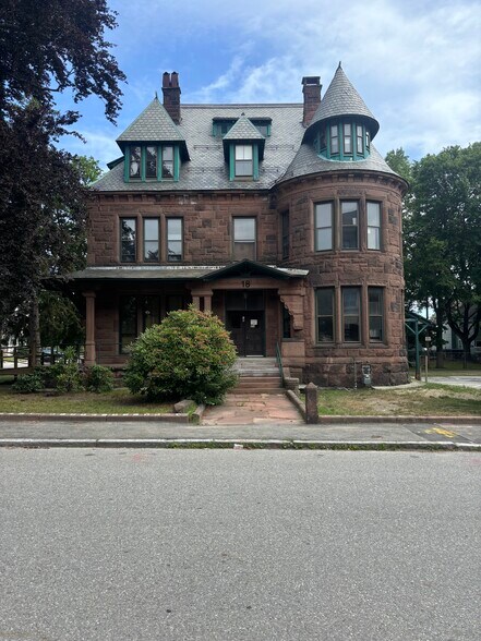 16 Claremont St, Worcester, MA à vendre - Photo de l’immeuble – Image 2 sur 9