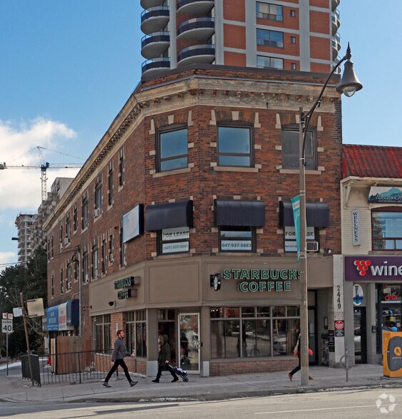 5 Erskine Av, Toronto, ON à louer - Photo de l’immeuble – Image 3 sur 3