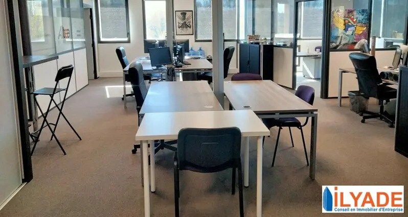 Bureau dans Châteauneuf-le-Rouge à vendre - Photo intérieure – Image 2 sur 3