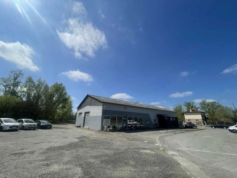 Local d’activités dans Muret à louer - Photo de l’immeuble – Image 1 sur 4