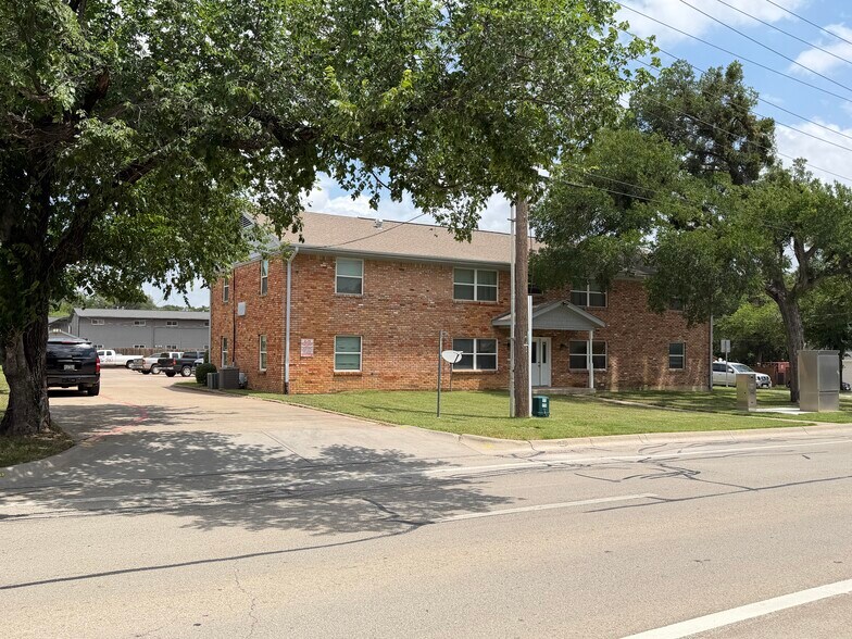2266 W Oak St, Denton, TX à vendre - Photo de l’immeuble – Image 2 sur 2