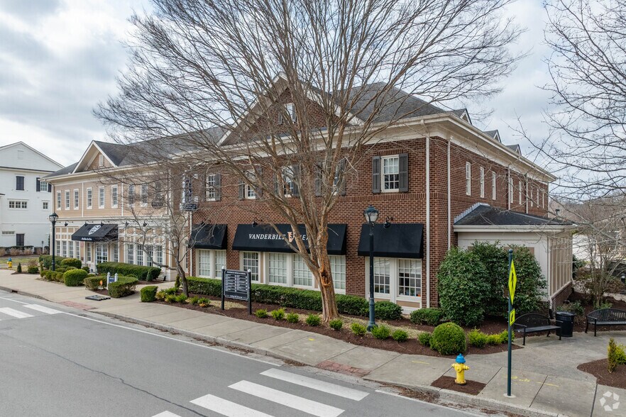 1025 Westhaven Blvd, Franklin, TN à louer - Photo principale – Image 1 sur 5