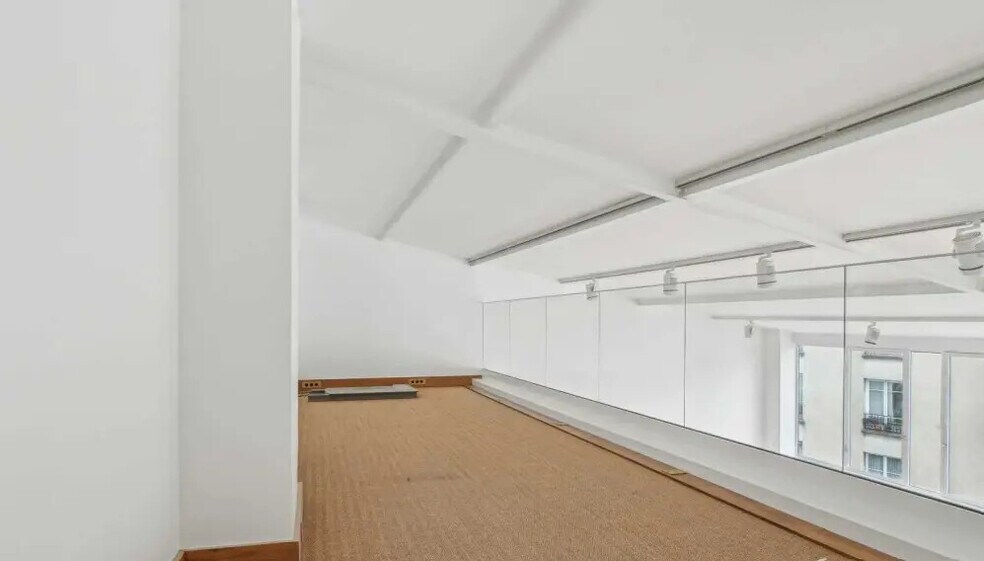 Bureau dans Paris à louer - Photo de l’immeuble – Image 3 sur 9