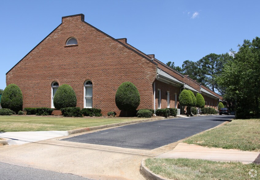 650 Oglethorpe Ave, Athens, GA à louer - Photo de l’immeuble – Image 2 sur 35