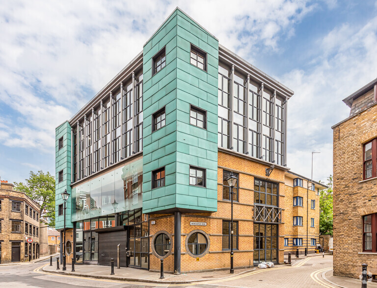 40 Clerkenwell Close, Londres à vendre - Photo principale – Image 1 sur 9