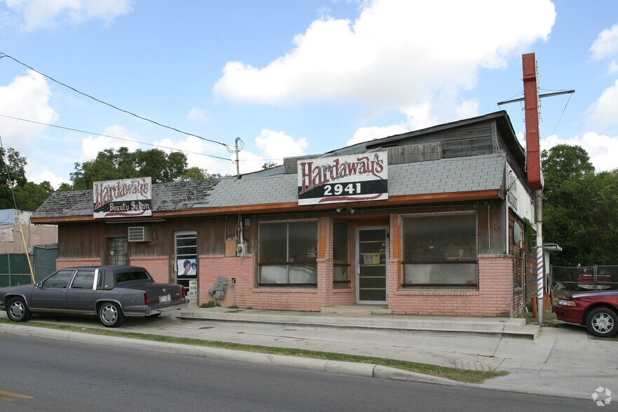 2941 E Houston St, San Antonio, TX à louer - Photo de l’immeuble – Image 3 sur 19