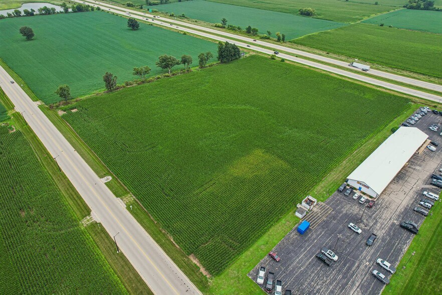 East Ave, Lomira, WI à vendre - Photo de l’immeuble – Image 3 sur 14