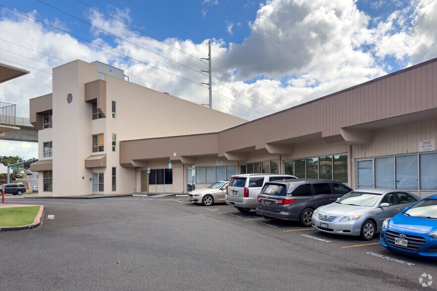 97-719 Kamehameha Hwy, Pearl City, HI à vendre - Photo de l’immeuble – Image 3 sur 5