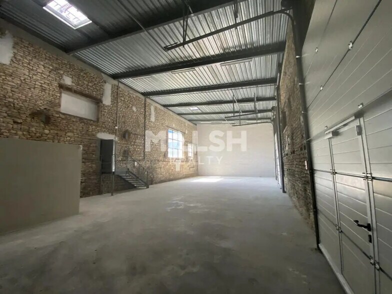 Local commercial dans Anse à louer - Photo de l’immeuble – Image 3 sur 13