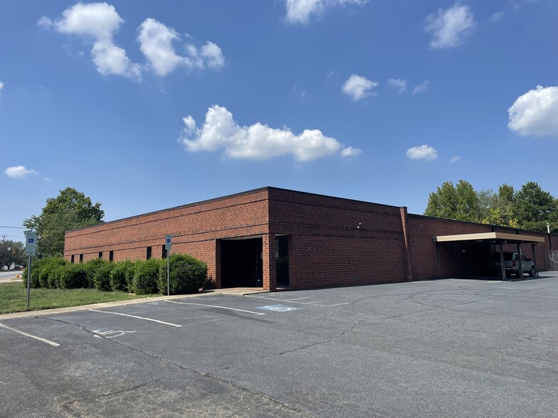 6131 Old Concord Rd, Charlotte, NC à vendre - Photo de l’immeuble – Image 1 sur 7