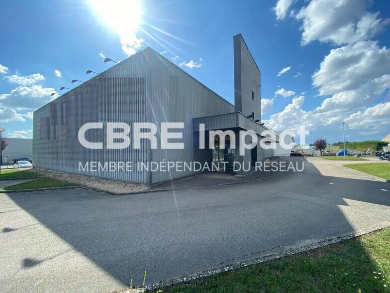 Local d’activités dans Sennecey-lès-Dijon à louer - Photo de l’immeuble – Image 1 sur 12