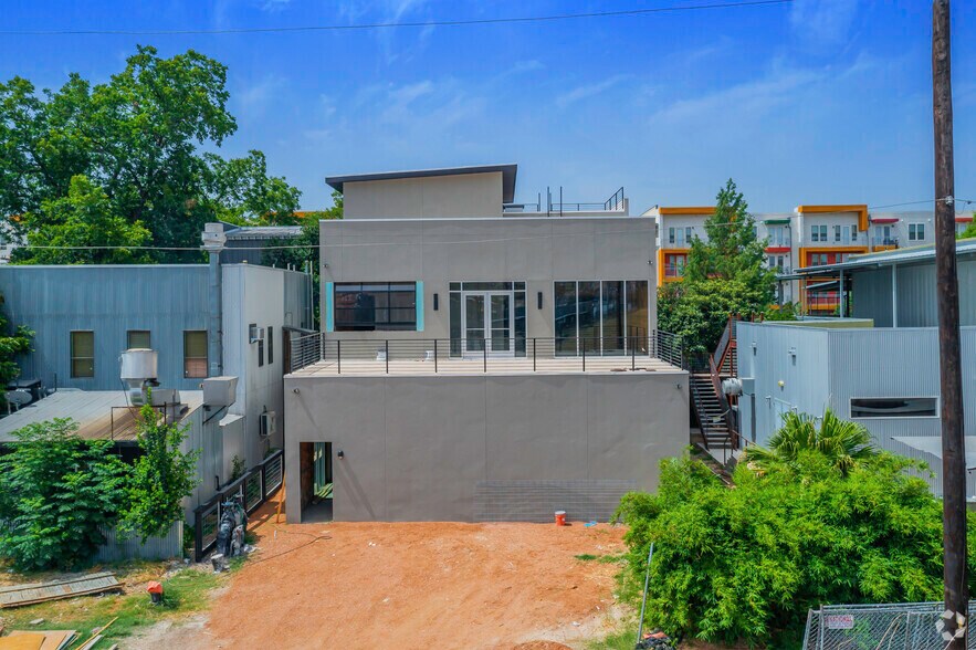 415 E Cevallos St, San Antonio, TX à louer - Photo de l’immeuble – Image 3 sur 37