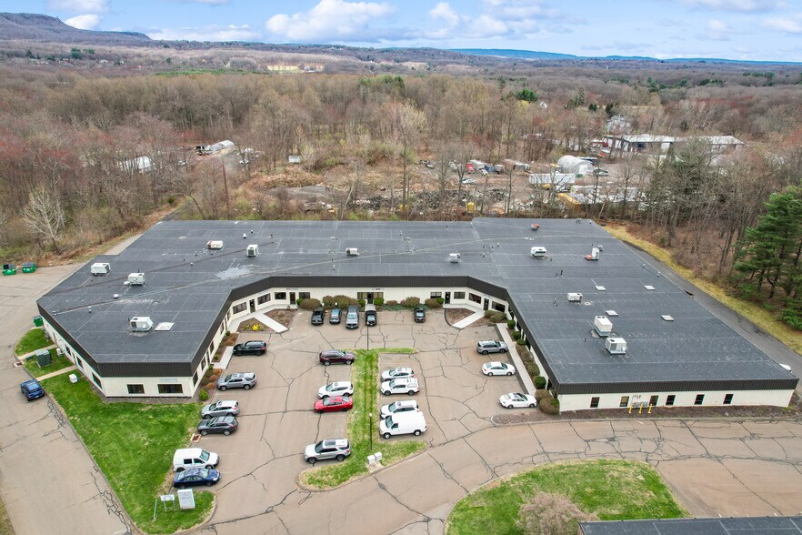 1486 Highland Ave, Cheshire, CT à louer - Photo de l’immeuble – Image 3 sur 4