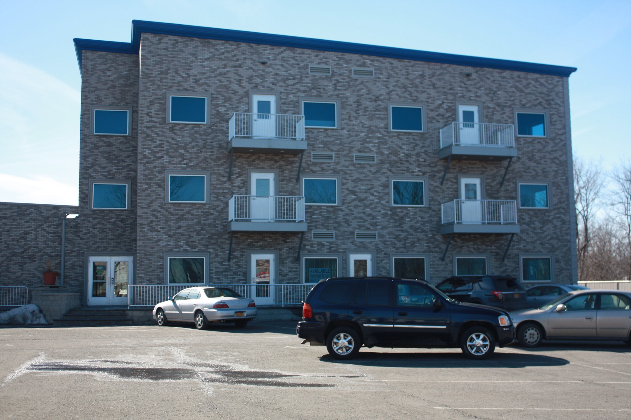 1901-1907 Vestal Pky E, Vestal Township, NY à louer Photo principale– Image 1 sur 11