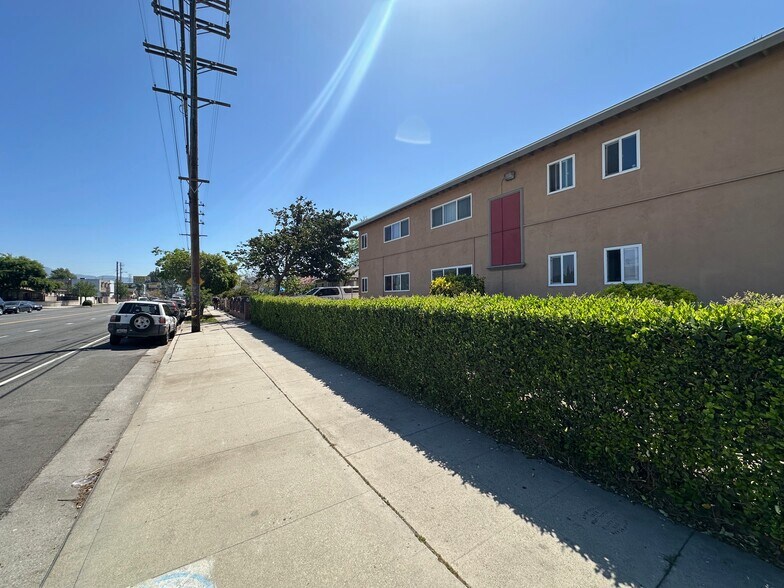 5950 Fulcher Ave, North Hollywood, CA à vendre - Photo de l’immeuble – Image 2 sur 6