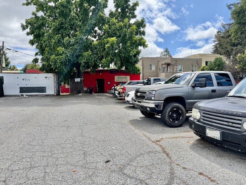 2751 El Camino Real, Redwood City, CA à vendre - Photo de l’immeuble – Image 2 sur 3