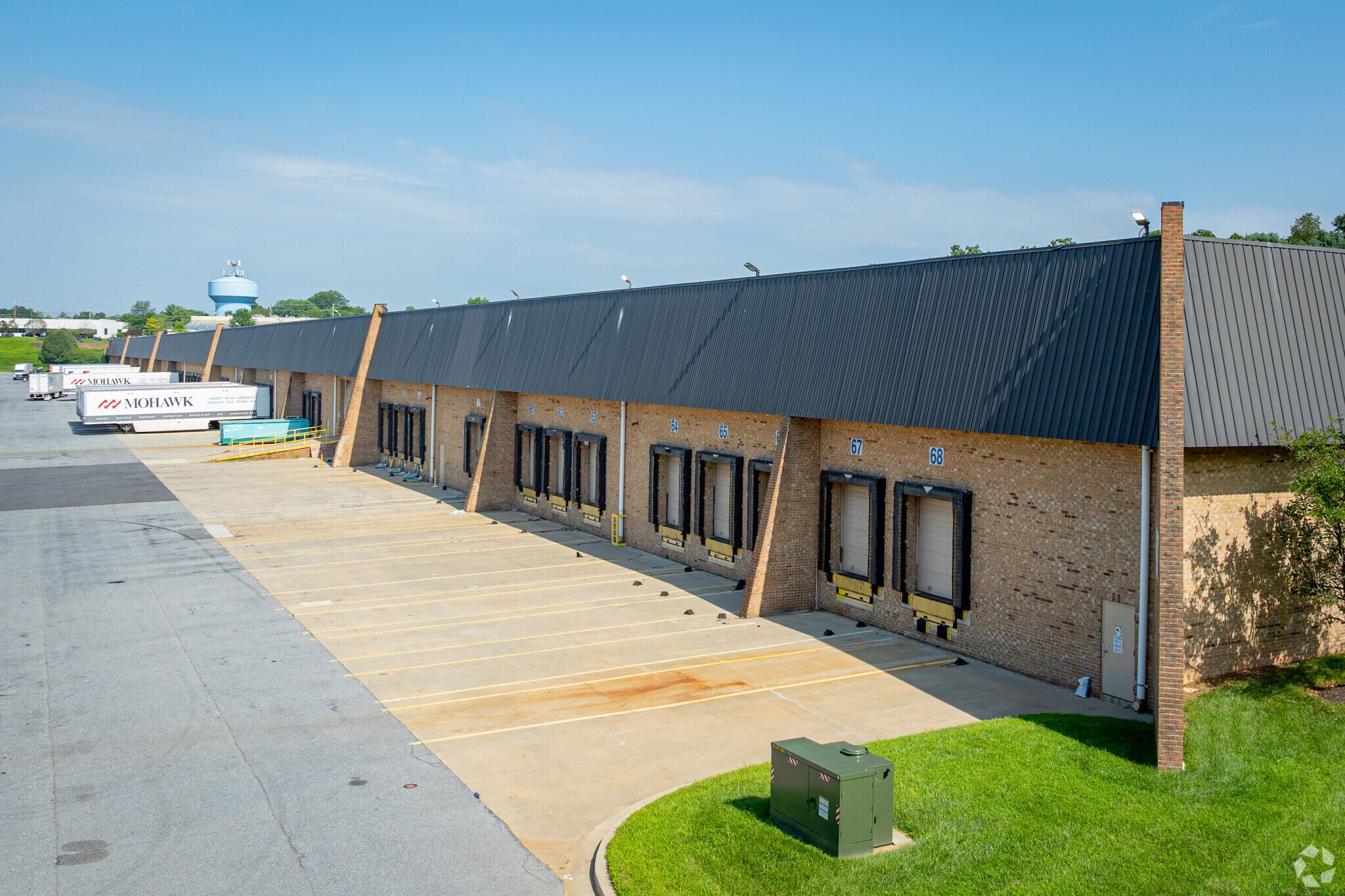 1470 Progress Way, Eldersburg, MD à louer Photo principale– Image 1 sur 5