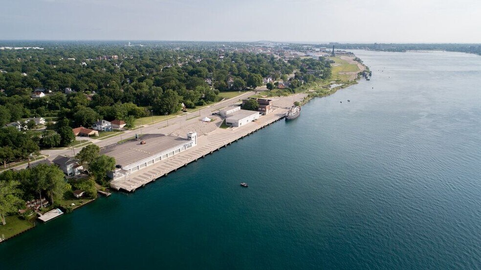 Seaway Terminal | Flexible Upside portefeuille de 2 biens à vendre sur LoopNet.fr - Aérien – Image 3 sur 5