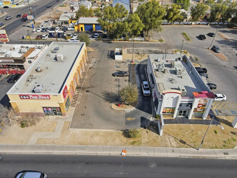 774 N Nellis Blvd, Las Vegas, NV à vendre - Photo principale – Image 1 sur 42