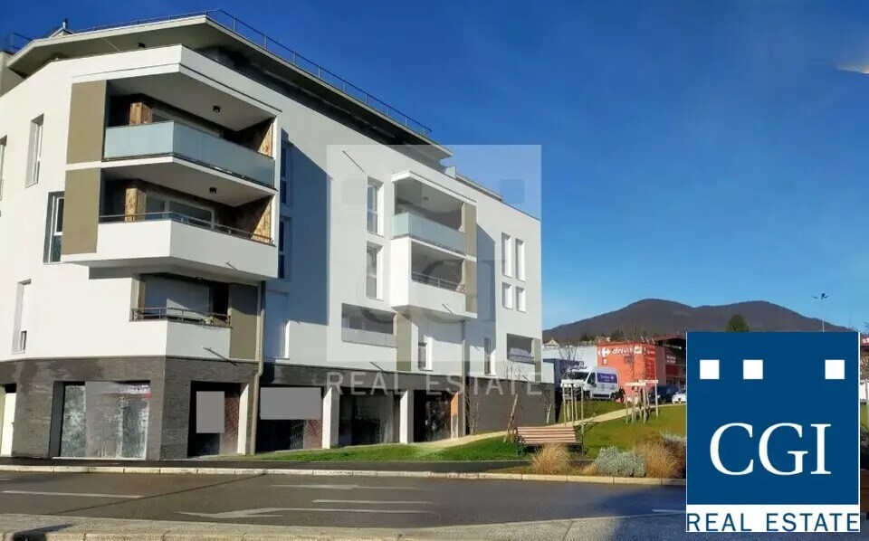 Local commercial dans Voiron à louer Photo de l’immeuble– Image 1 sur 15